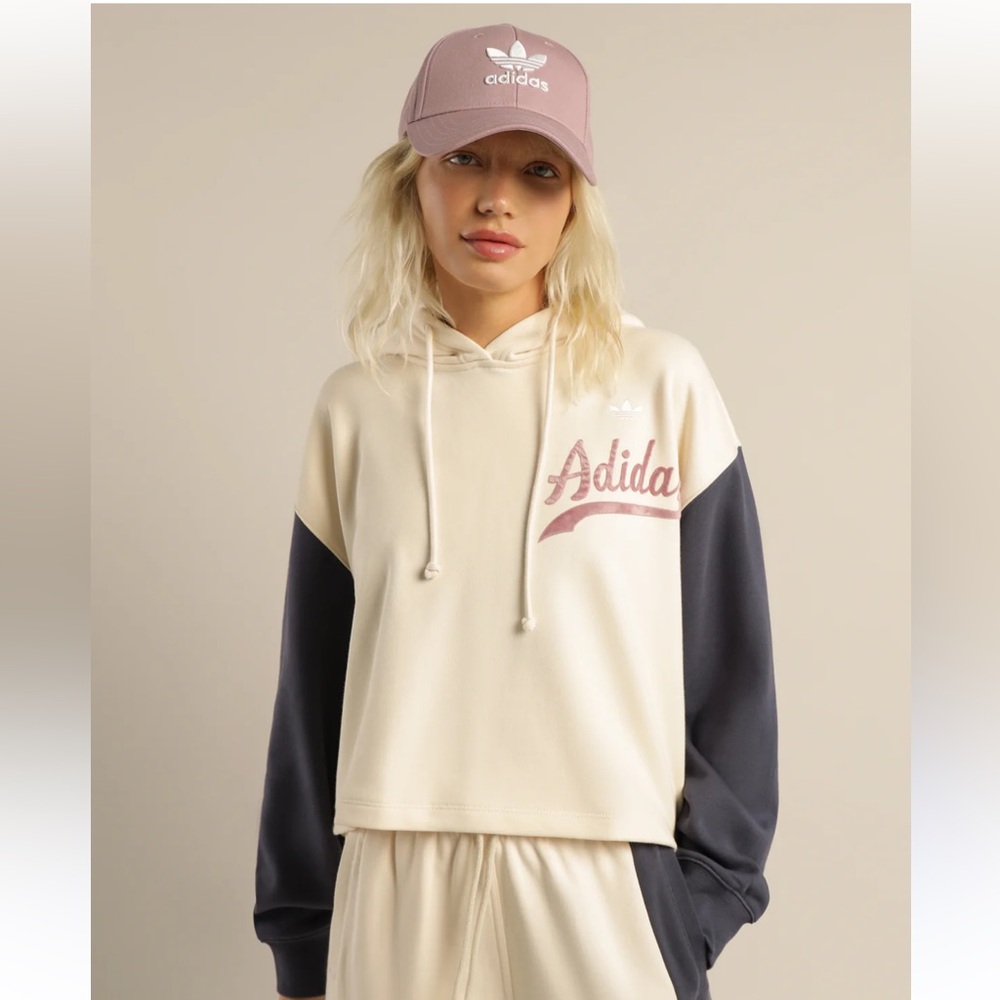 116 Adidas B-Ball Cropped Hoodie XS Beige & Navy Colorblock Velour Logo